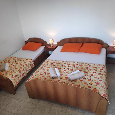 Apartmani Vitic بار المظهر الخارجي الصورة