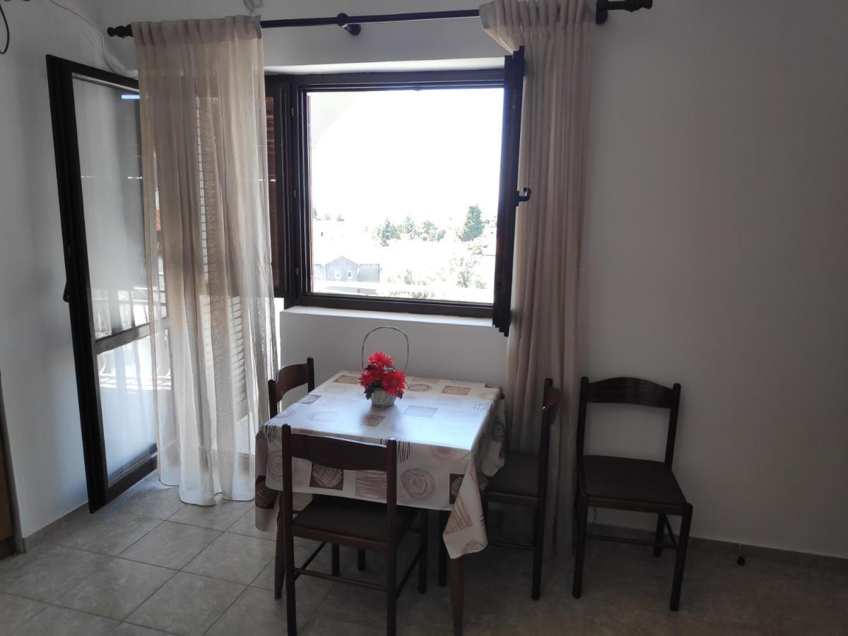 Apartmani Vitic بار المظهر الخارجي الصورة