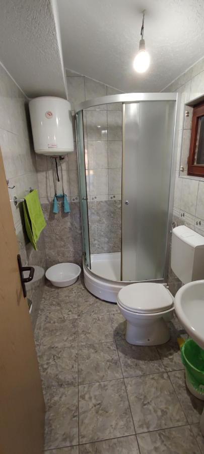 Apartmani Vitic بار المظهر الخارجي الصورة