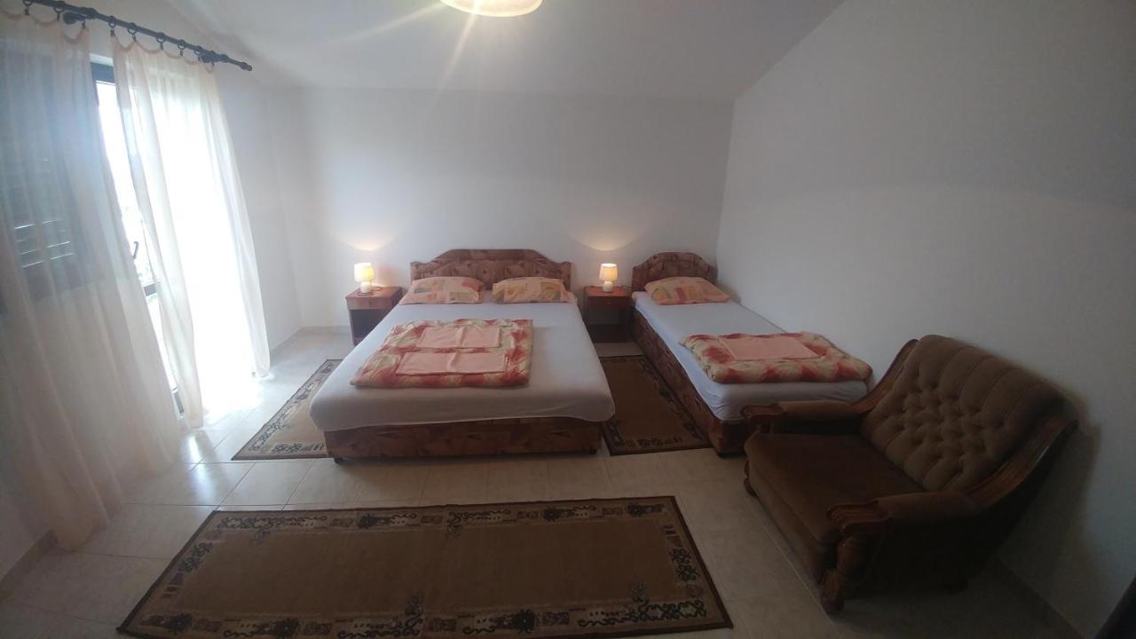Apartmani Vitic بار المظهر الخارجي الصورة