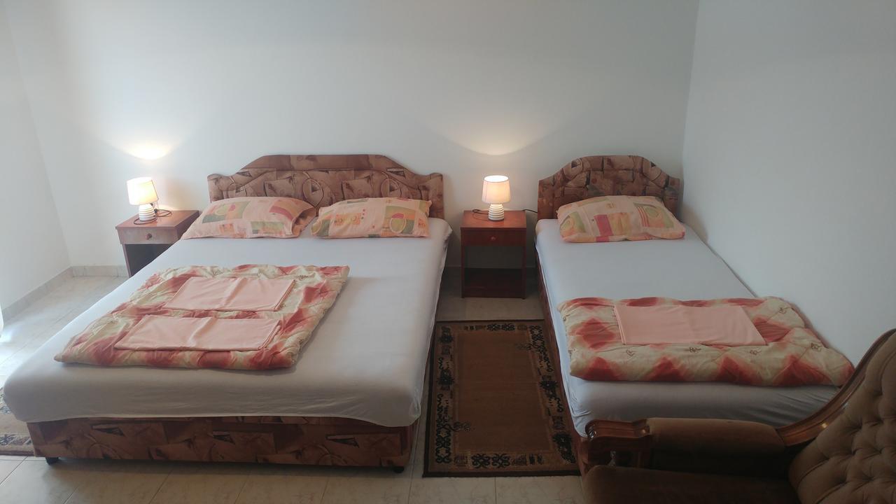 Apartmani Vitic بار المظهر الخارجي الصورة