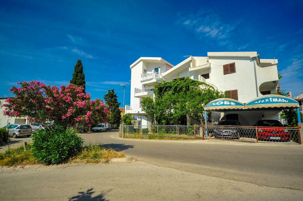 Apartmani Vitic بار المظهر الخارجي الصورة