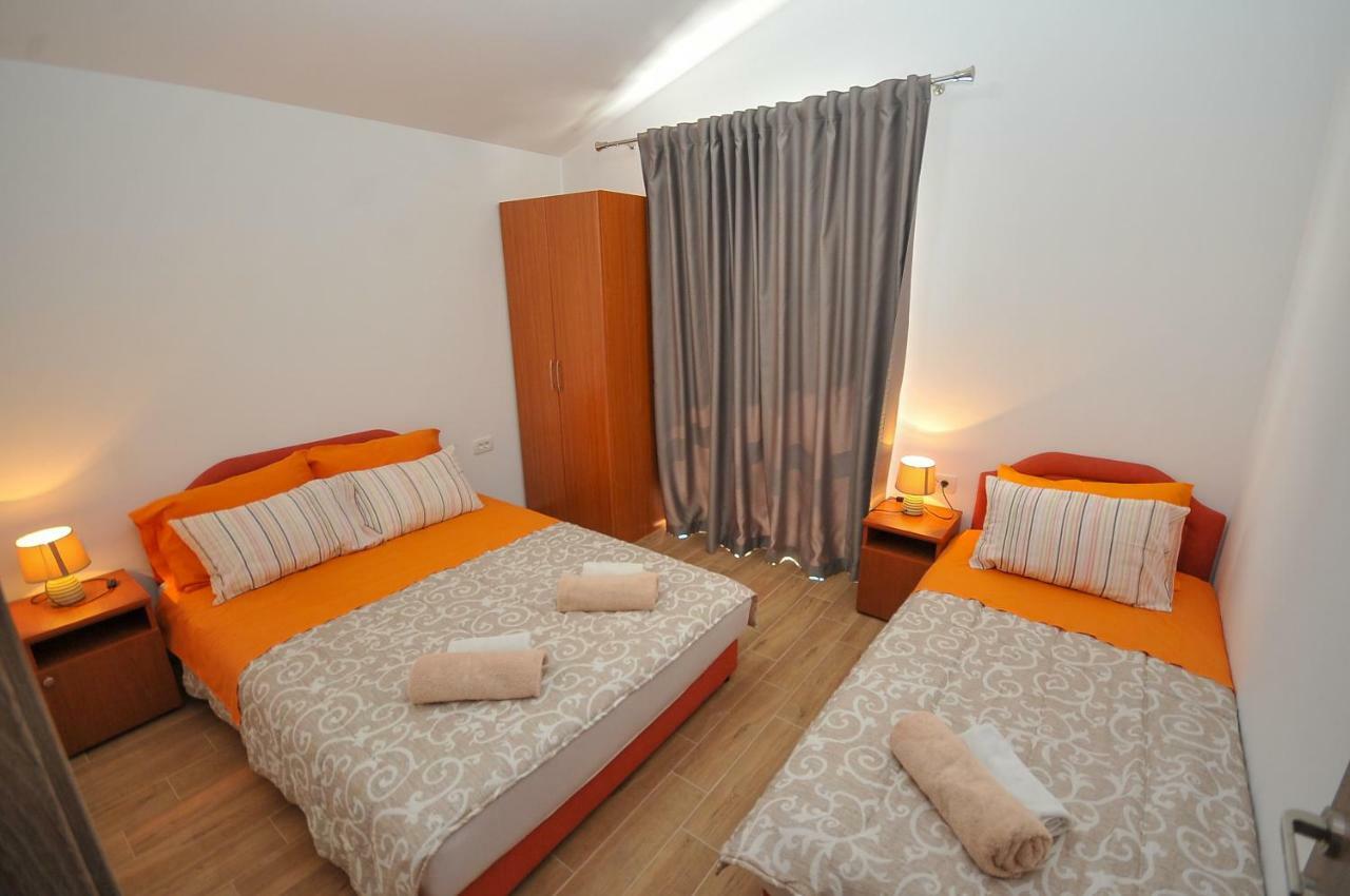 Apartmani Vitic بار المظهر الخارجي الصورة