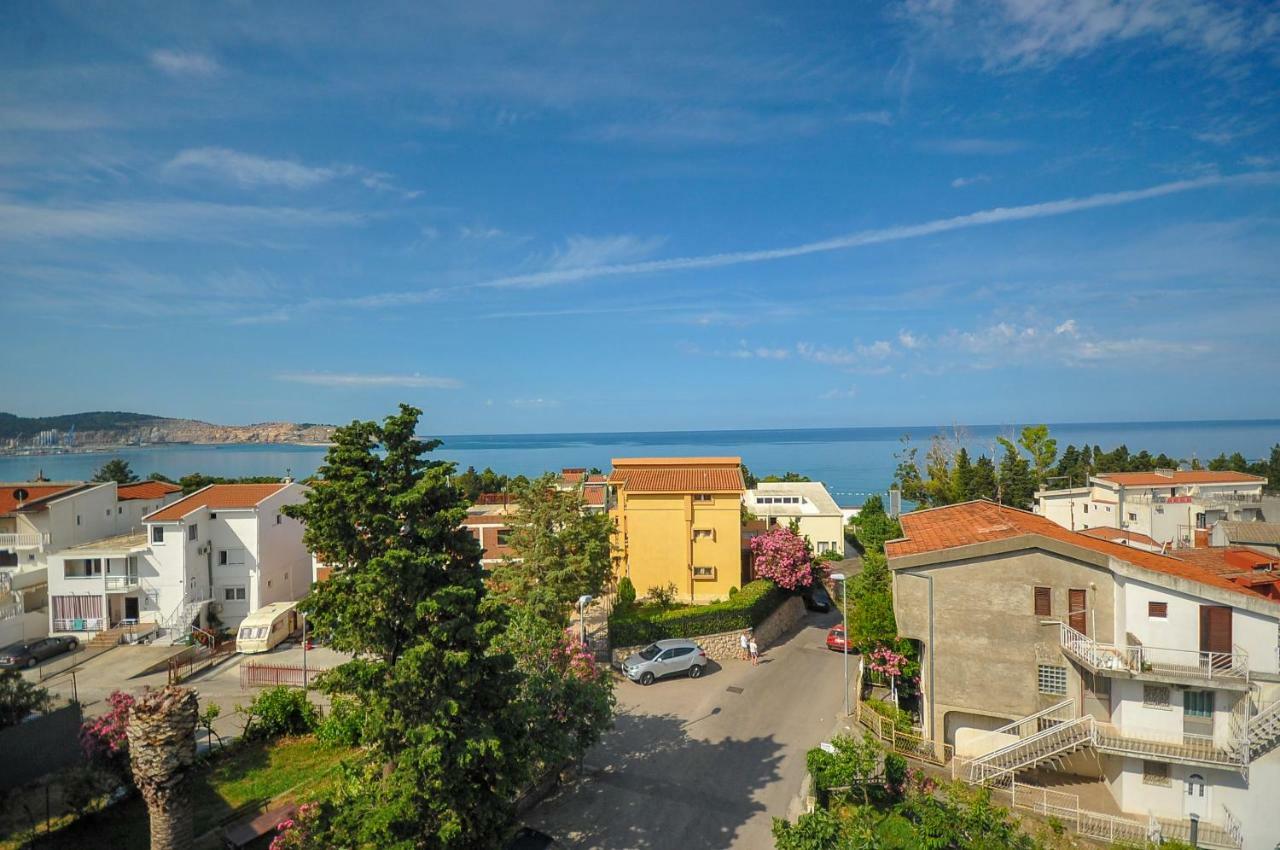 Apartmani Vitic بار المظهر الخارجي الصورة