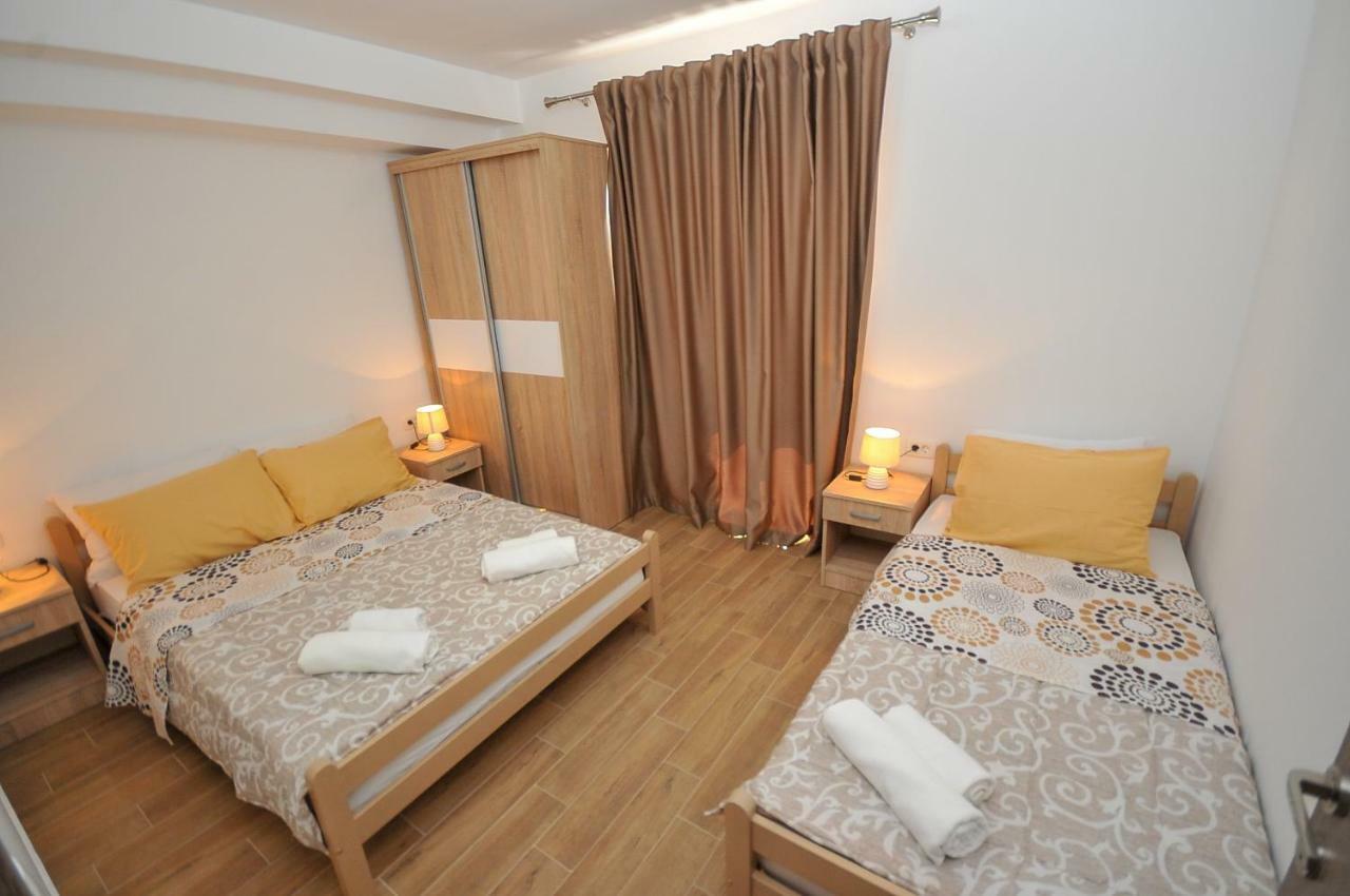 Apartmani Vitic بار المظهر الخارجي الصورة