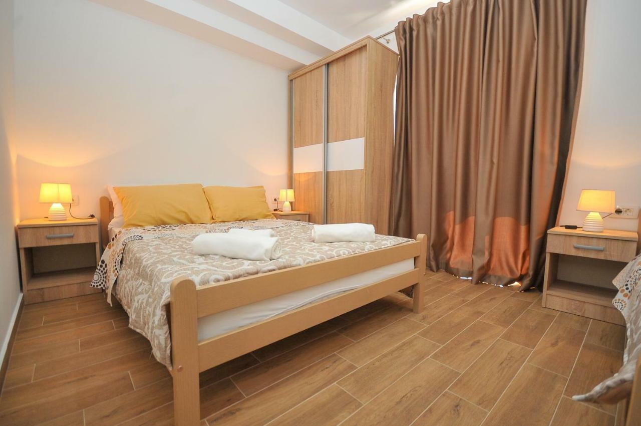 Apartmani Vitic بار المظهر الخارجي الصورة